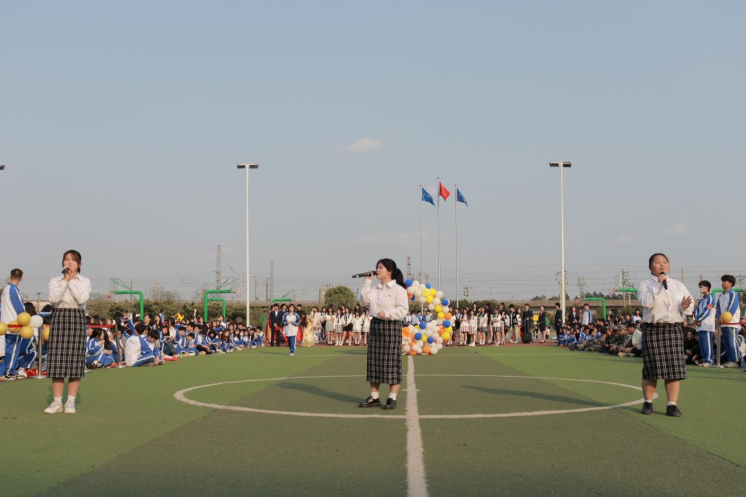 南昌向遠(yuǎn)軌道學(xué)校第五屆校園文化節(jié)開幕式暨文藝匯演隆重舉行