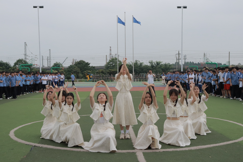 南昌向遠軌道技術(shù)學(xué)校第五屆校園文化節(jié)圓滿閉幕