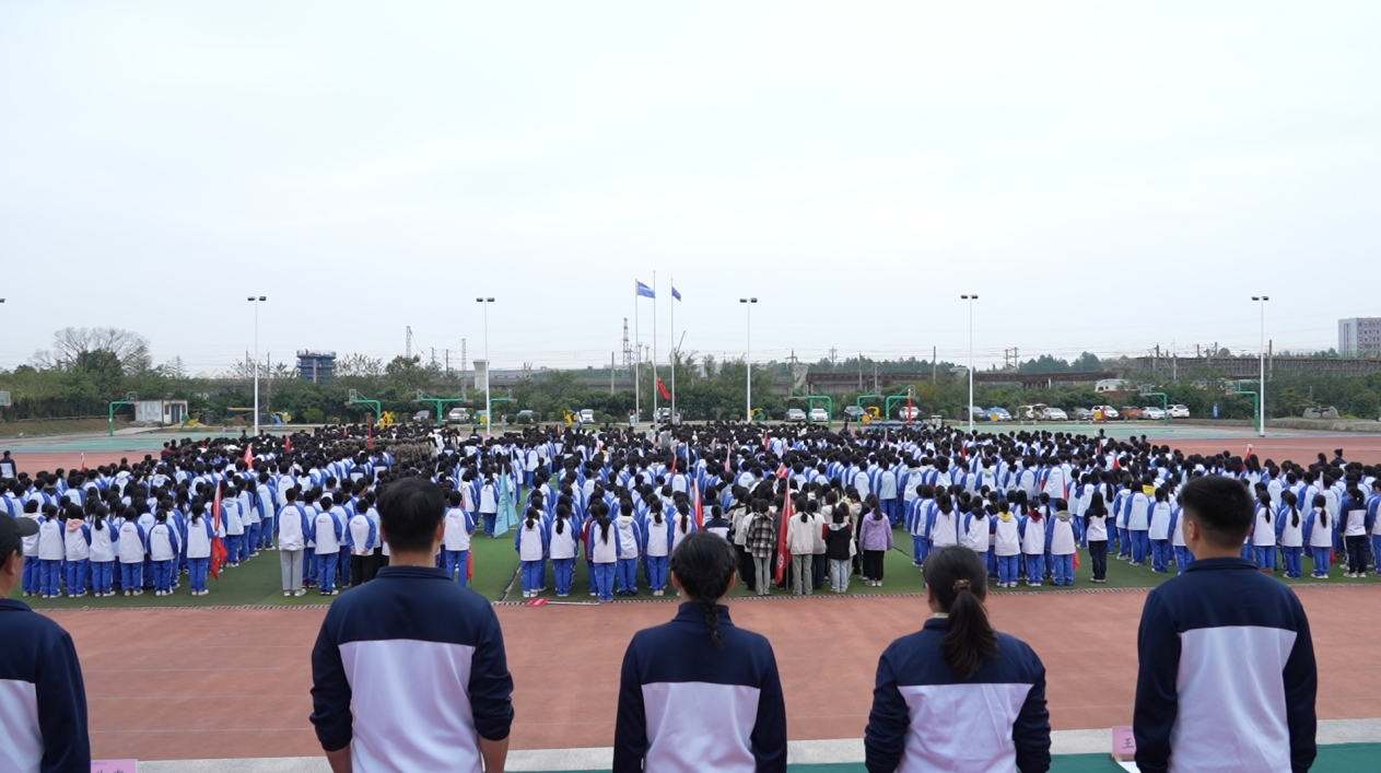 熱烈祝賀南昌向遠(yuǎn)軌道技術(shù)學(xué)校第十七屆運動會圓滿閉幕