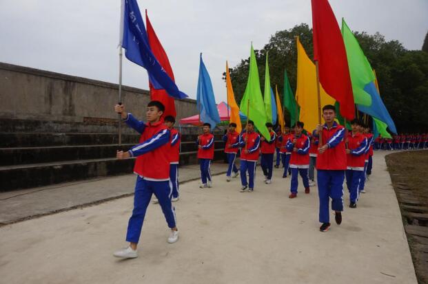 南昌向遠(yuǎn)軌道技術(shù)學(xué)校第四屆趣味運(yùn)動會順利召開