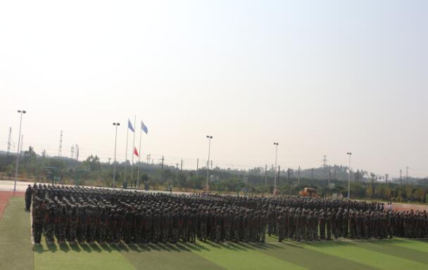 南昌向遠軌道技術(shù)學校2019級新生開學典禮暨軍訓匯演表彰大會隆重舉行