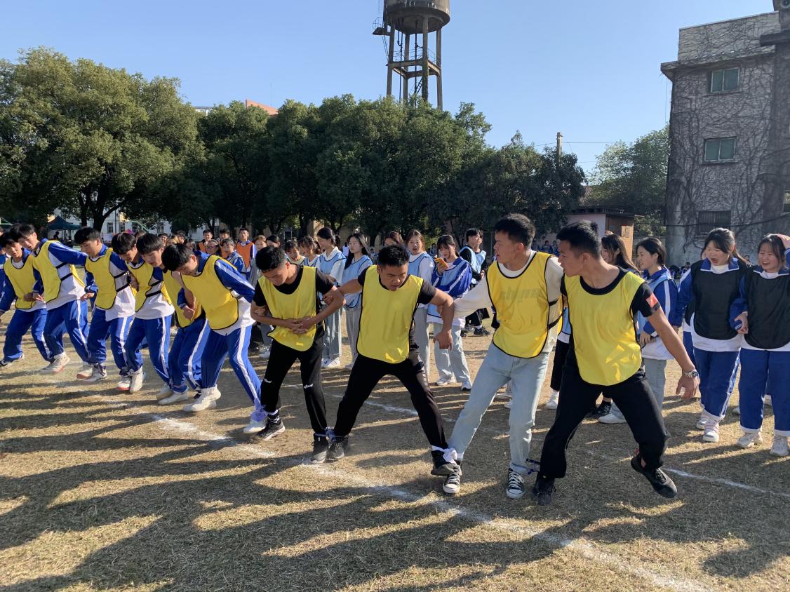 熱烈祝賀南昌向遠軌道技術(shù)學校第五屆趣味運動會順利召開