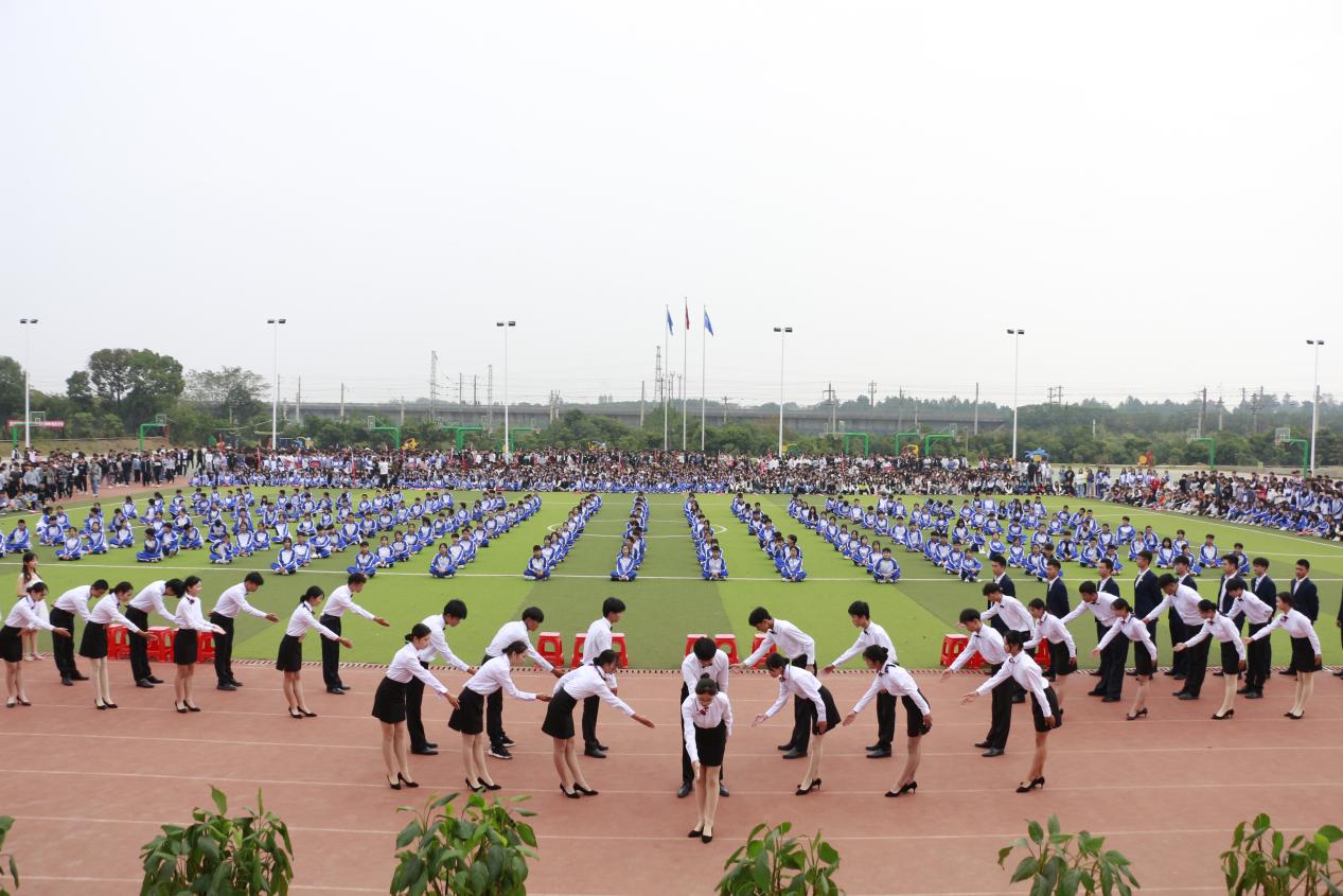 熱烈祝賀南昌向遠(yuǎn)軌道技術(shù)學(xué)校第十四屆運(yùn)動會圓滿閉幕